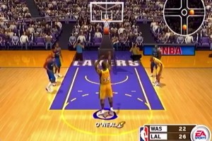 吧友玩過(guò)嗎？2003年籃球游戲里，罰球竟是這樣的！比2K難啊